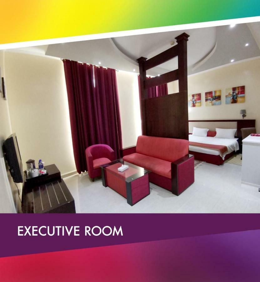 Rainbow Hotel Дубай Экстерьер фото
